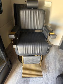 Black and Gold Professional Barber Chair