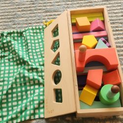 Lovevery Montessori 