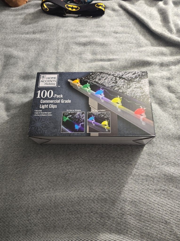 Commercial Grade Outdoor Holiday Light Clips