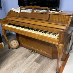 Kimball Consolette Piano - Brand Kimball Consolette - GREAT CONDITION