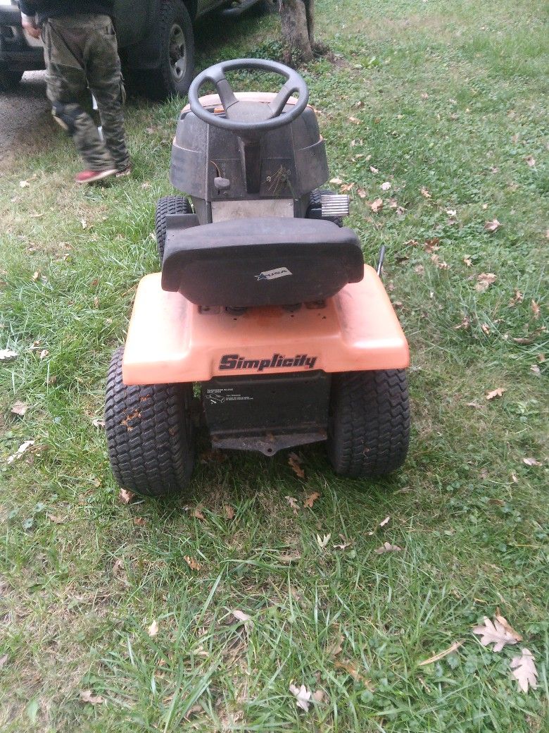 SIMPLITY RIDING MOWER