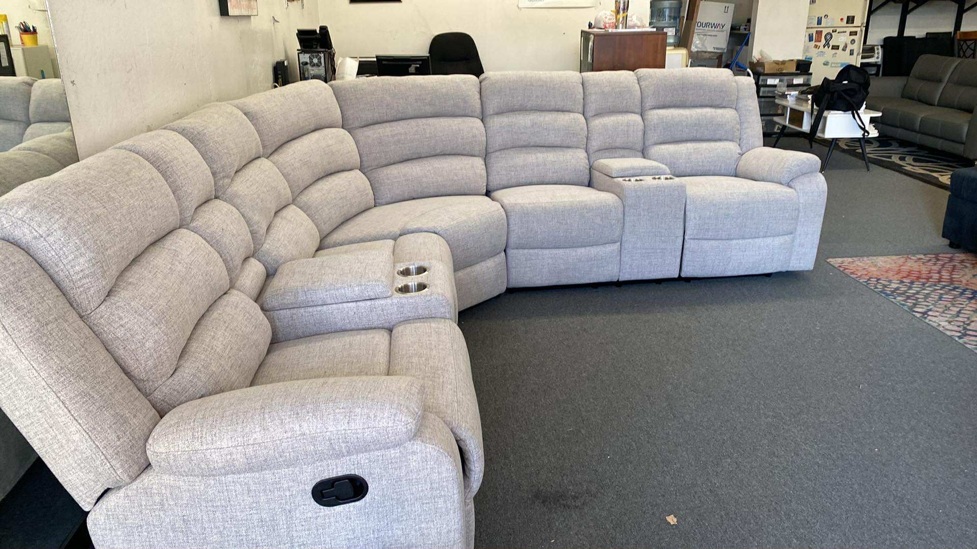 New Recliner Sectional Couch! Free Delivery 🚚!