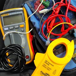 Fluke 116 True Rms Multimeter: C%F Temp.CAT3 600V