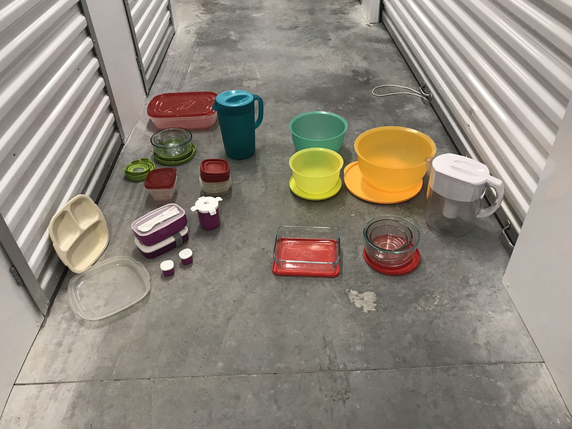 Glass/Food Storage Containers / Bowls !!