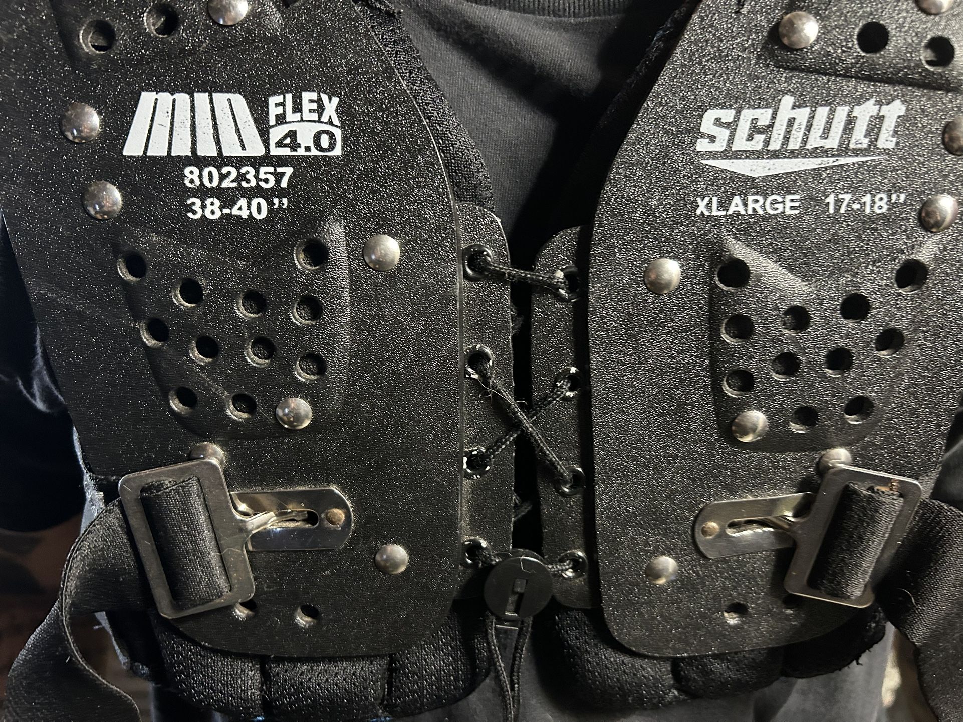 XL Youth Shoulder pads Football