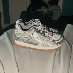 Size 44 Grey Bottegas