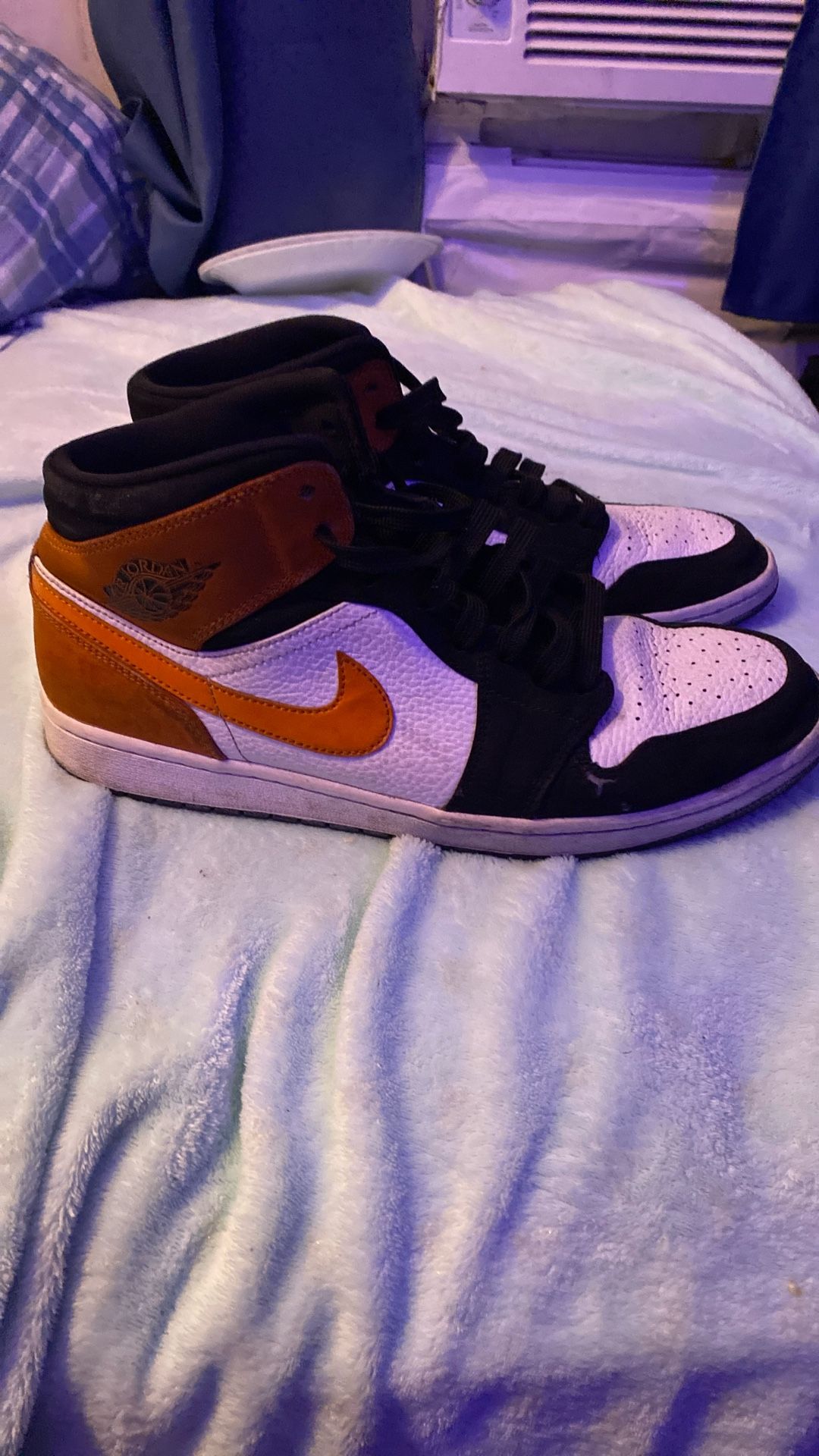 Nike Air Jordan 1 Mid Basketball Shoes Mens Sz 11.5