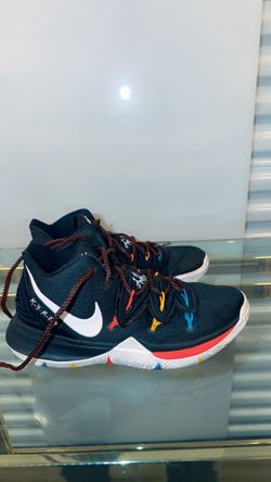 Nike Kyrie 5 Friends 2019 Basketball Sneakers
