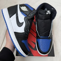 Royal Toe Jordan 1’s 