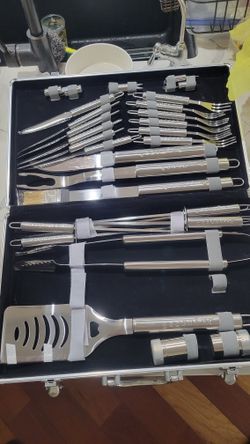 BergHOFF 32 Piece Barbeque Set With Case