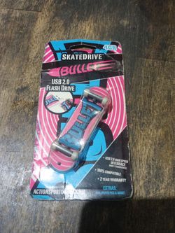 Skate drive 4 GB flash drive