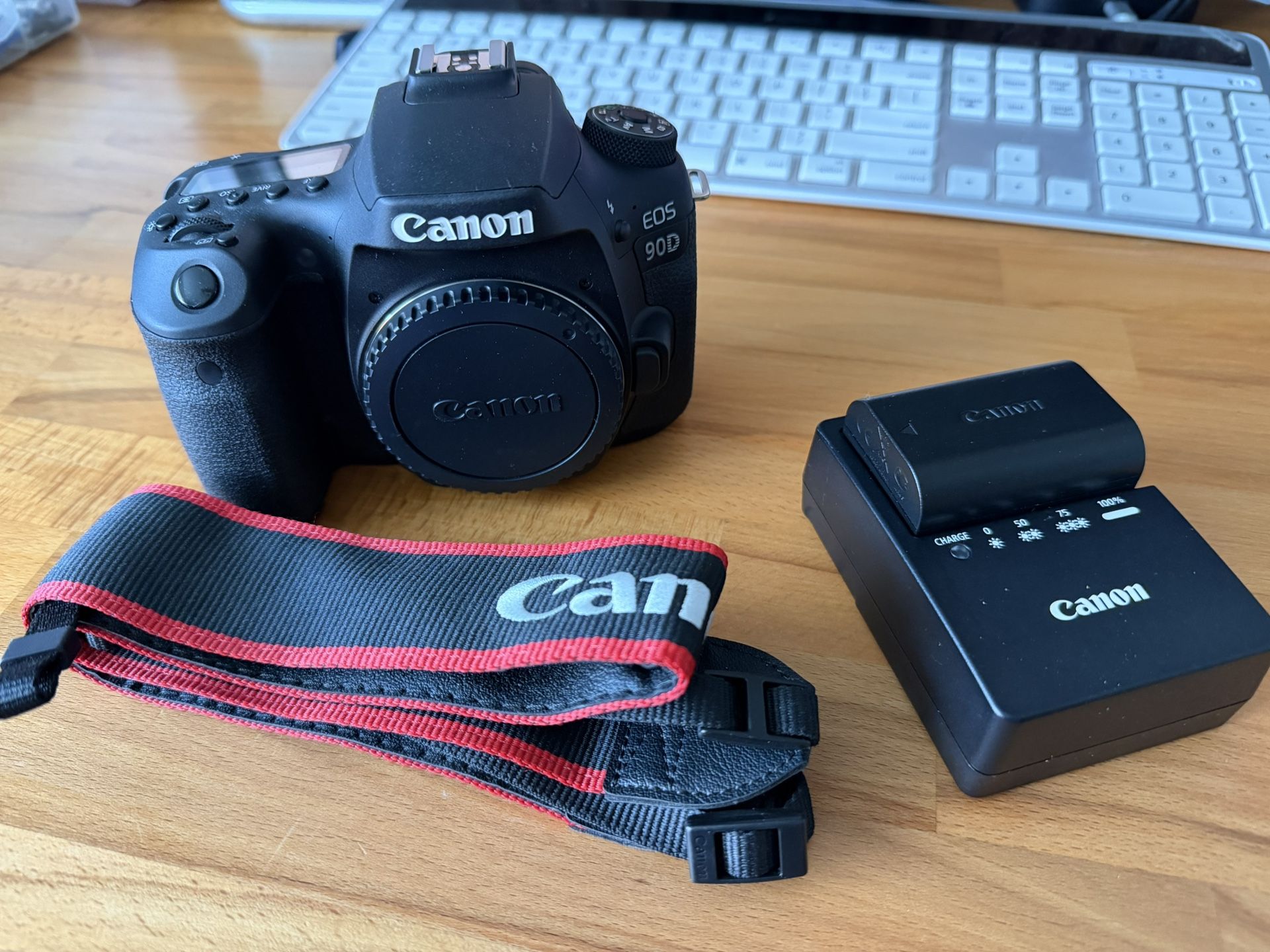 Canon EOS 90D