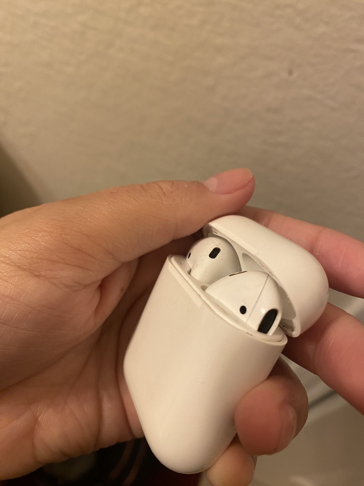 AirPods First Generation (both Of Them Works Well) 
