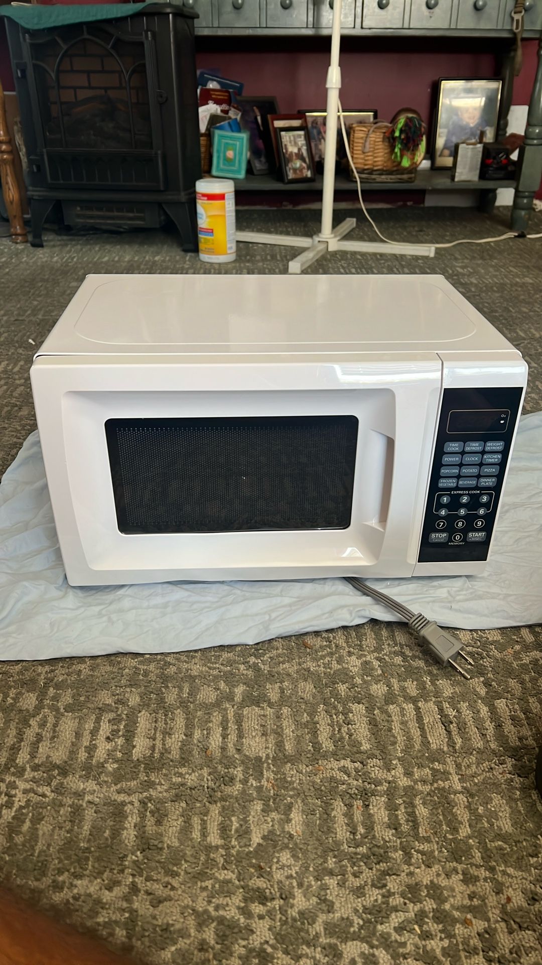 700 Watt Microwave