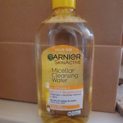 Garnier Micellar Cleansing Water 