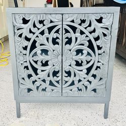 Accent/Entryway Table 