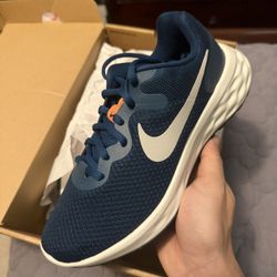 Nike Revolution 