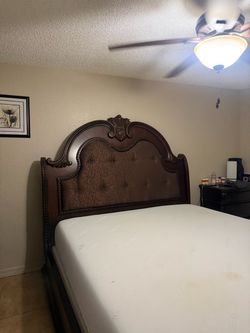 Vintage Colonial-Style California King Bedroom Set – Dark Wood