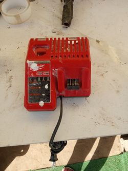 Milwaukee Dual Battery Charger