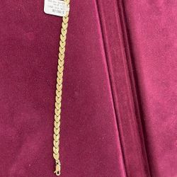 14K Gold Leaves Bracelet Length 8 : 7.4 Grams