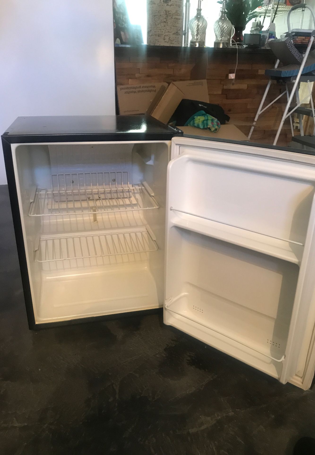 Absocold Mini Fridge 2.3cu black for Sale in Phoenix, AZ OfferUp