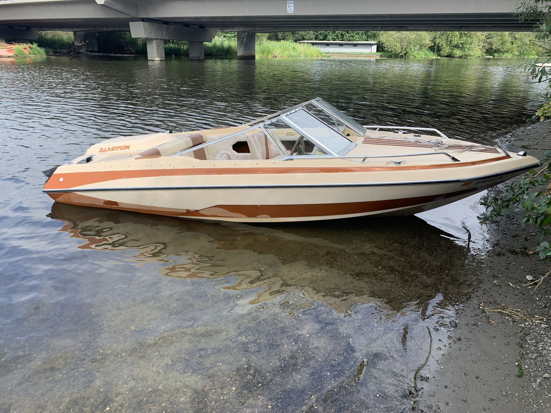 Glastron Motor Boat 4.2 Mercruiser Engine (OBO)