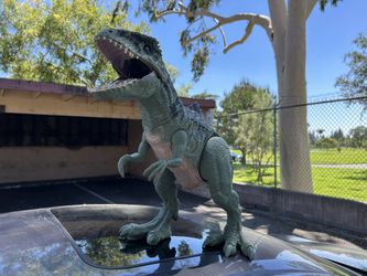 Jurassic World Dominion Super Colossal Giganotosaurus Dinosaur Park Toy 40” Long