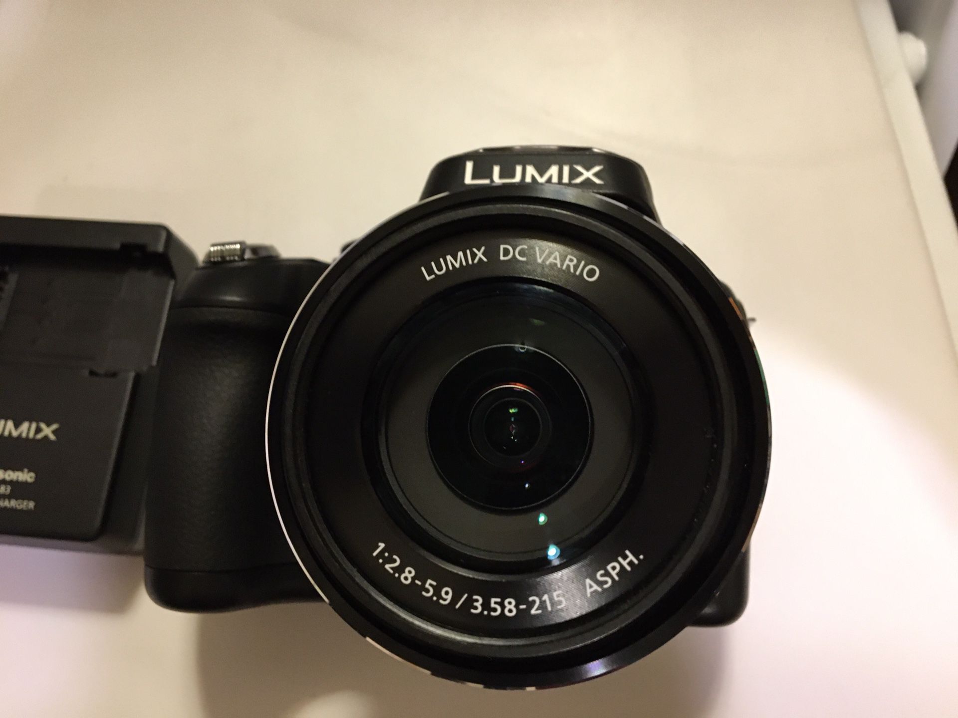 Panasonic LUMIX DMC-FZ70 16.1MP Digital Camera.