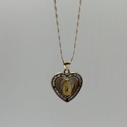 Gold pendant 