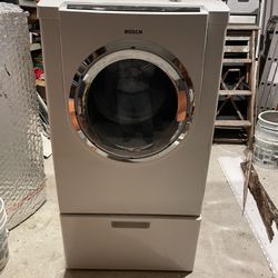 Electric. Bosch 500 Plus Series Clothes Dryer
