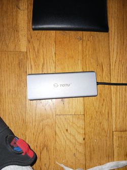 Totu 12 in 1 Right Angle USB-C Docking Station
