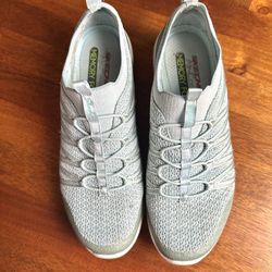 Women Sketchers 7.5