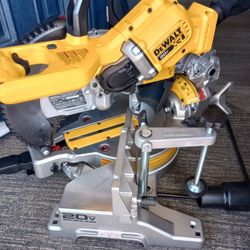 DEWALT 10 INCH 20V Miter Saw (Brand New)