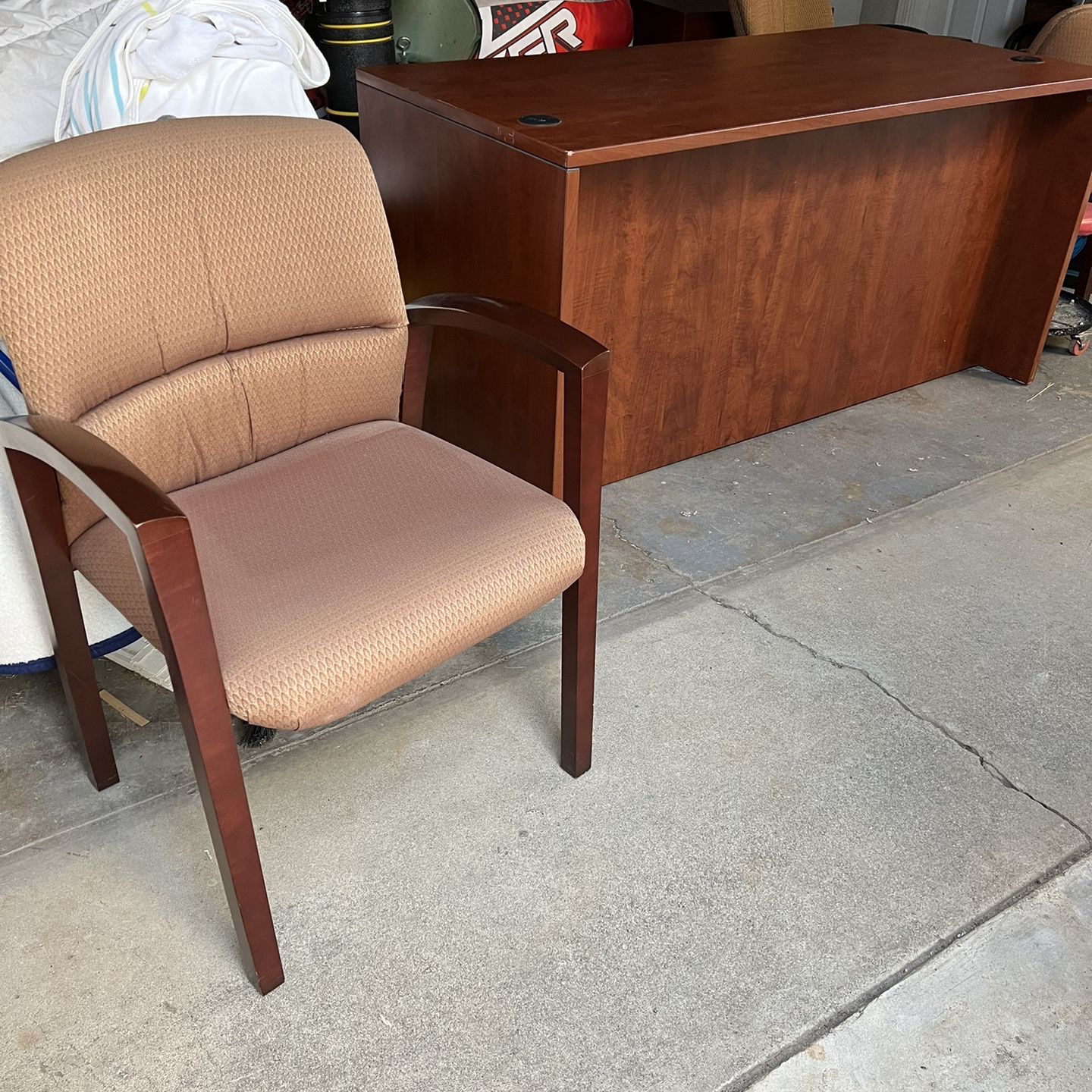 Executive Desk With 3 Matching Chairs