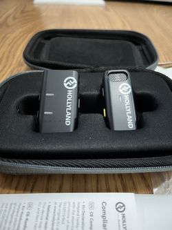 HOLLYLAND LARK M1 WIRELESS LAVALIER MICROPHONE WITH NOISE CANCELLATION, 656FT TRANSMISSION, 8H BATTERY LIFE, COMPACT WIRELESS LAPEL MICROPHONE SYSTEM