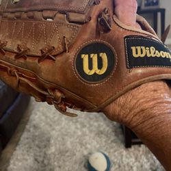 Wilson A2002  Baseball Glove 