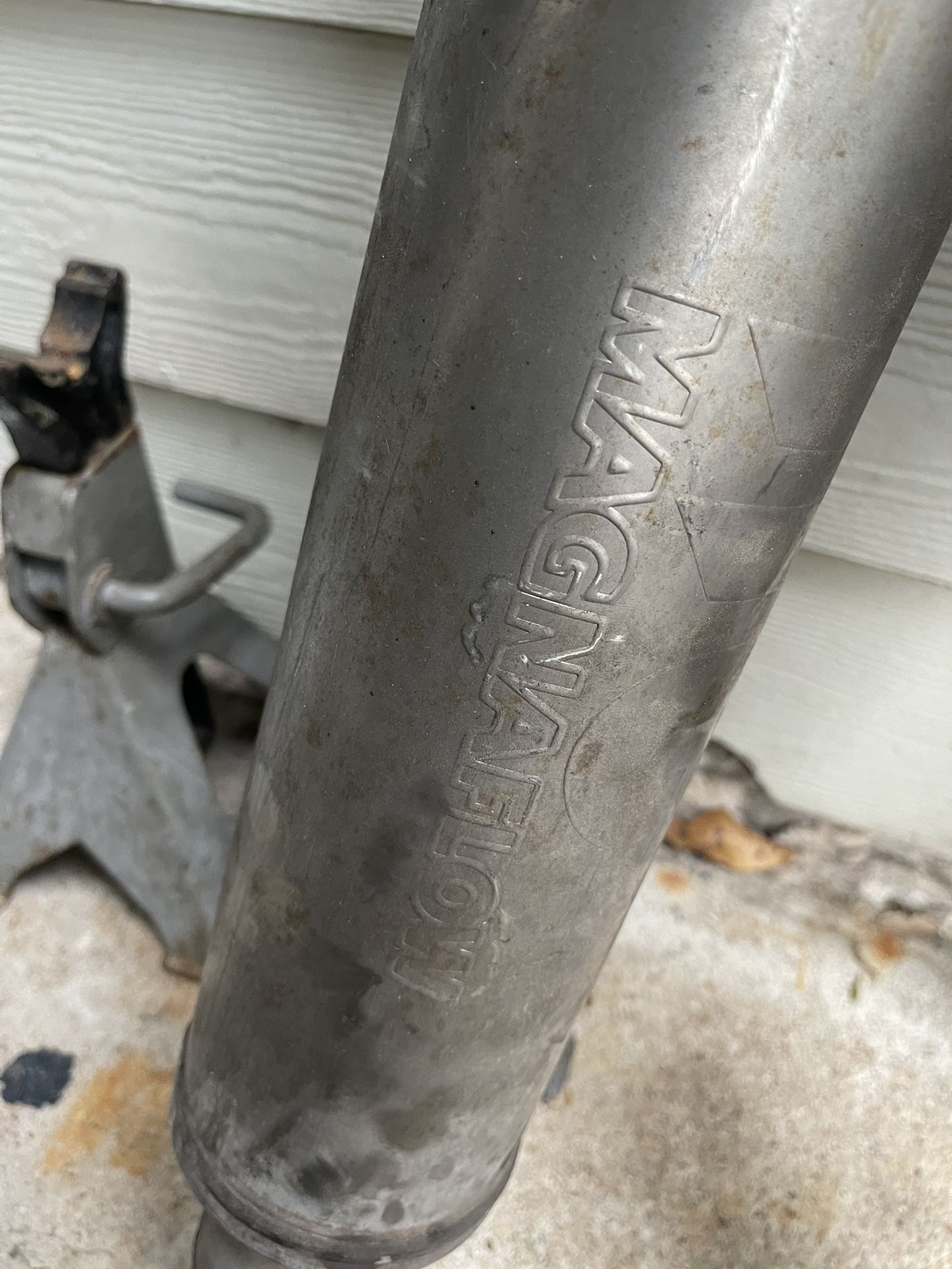 Magnaflow Bullet Muffler 2.5