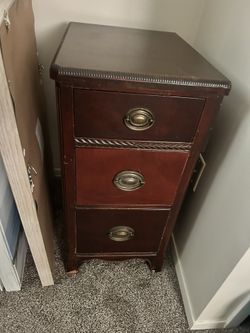 Antique Mahogany Night Table /Side Table