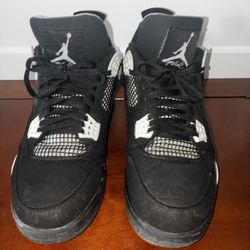 Used Jordan 4 White Thunders 