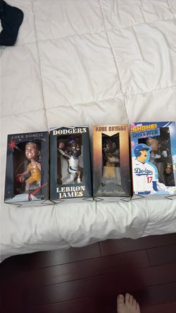 Bobble heads