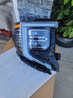 2024 gmc sierra Denali Headlight