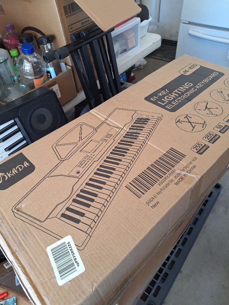 Brand New Keyboard, 61 Lighted Keys