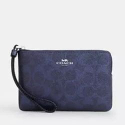 Coach zip wristlet in signature canvas - NEW