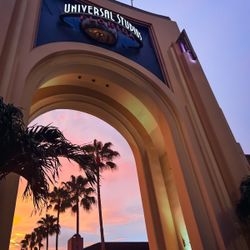 Universal Tickets !! ( Not A Scam Serious Buyers Only) 
