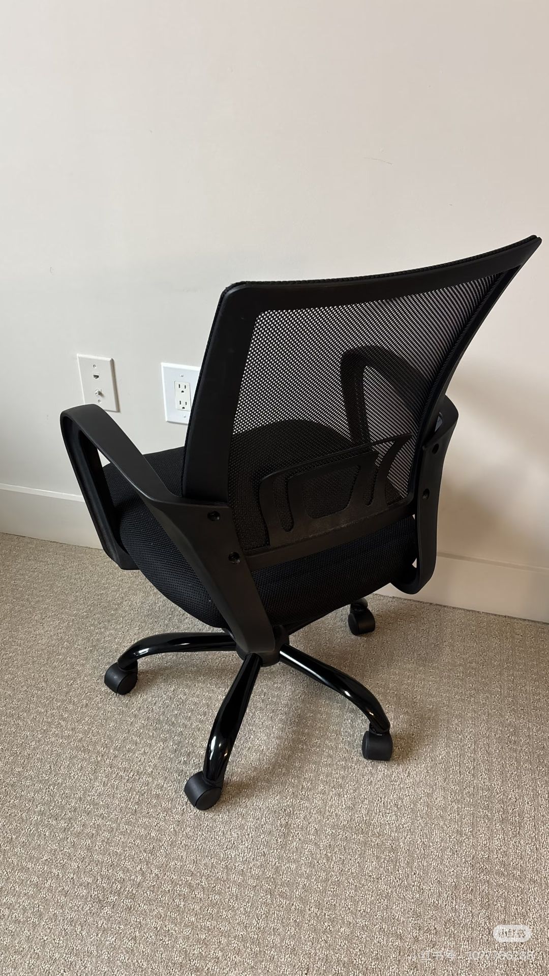 Swivel Office Chair – Like New, Used Only a Few Months