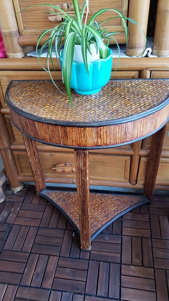 Rattan wicker half moon console table 27x14x29"H for Sale in Boynton Beach, FL OfferUp
