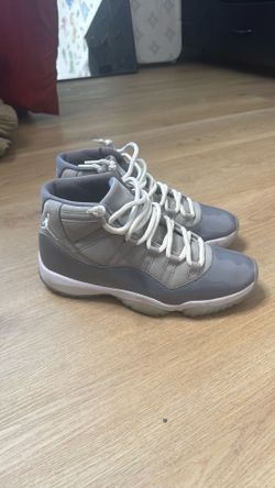 Jordan 11 cool gray size 9.5 in men’s