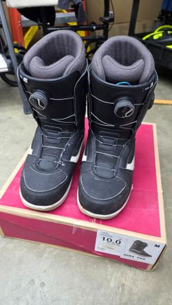 VANS SNOWBOARD BOOTS 9.5M
