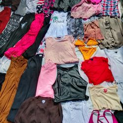 Clothes For Woman Size Medium 40 Pieces Asking $65 Obo South La 90043 