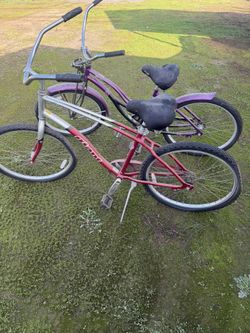 2 Beach cruisers 26" Giant and Diamondback - selling as pair on...